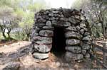 santa cristina entree de pierre nuraghe 8