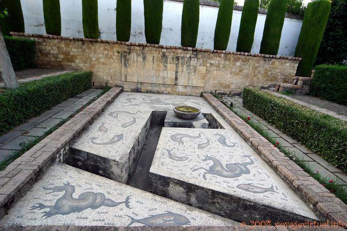 Mosaiken im Garten, Alcazar Cordoba - Spanien