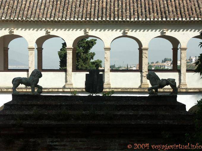 Lions Gate Schatten und Bögen, Alhambra Generalife Granada - Spanien