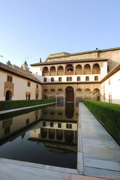 Patio Comares o de los Arrayanes, Granada Alhambra Nasriden - Spanien