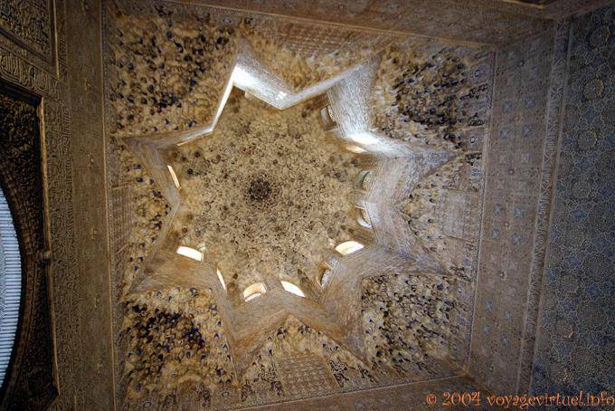 Die Nasriden Architektur Abencerragen Saal der Alhambra Nasriden Granada - Spanien