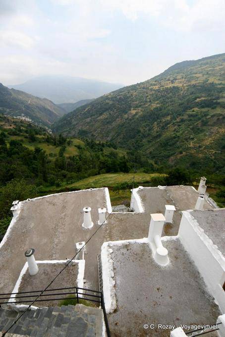Auf der Klippe in Bayárcal, Alpujarras - Spanien