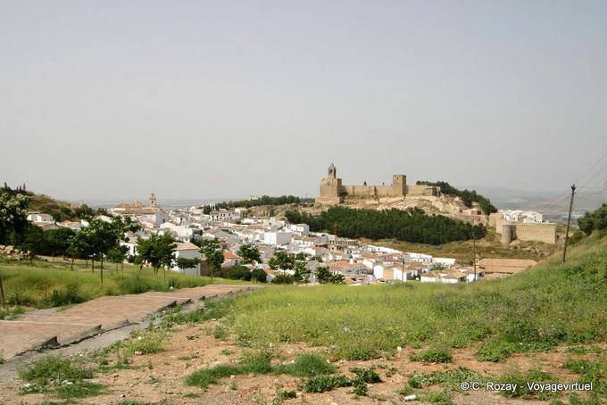 Panoramablick auf die Stadt Antequera - Spanien
