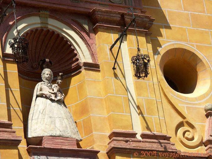 Statue der Königin mit Kind, Cordoba - Spanien, Andalusien