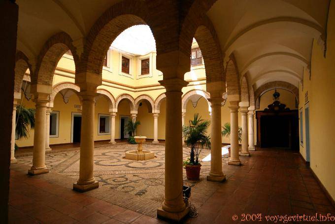 Renovierten Innenhof des Palacio Episcopal, Cordoba - Spanien, Andalusien