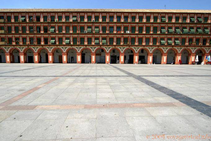 Arkaden des Place de la Corredera, Cordoba - Spanien, Andalusien
