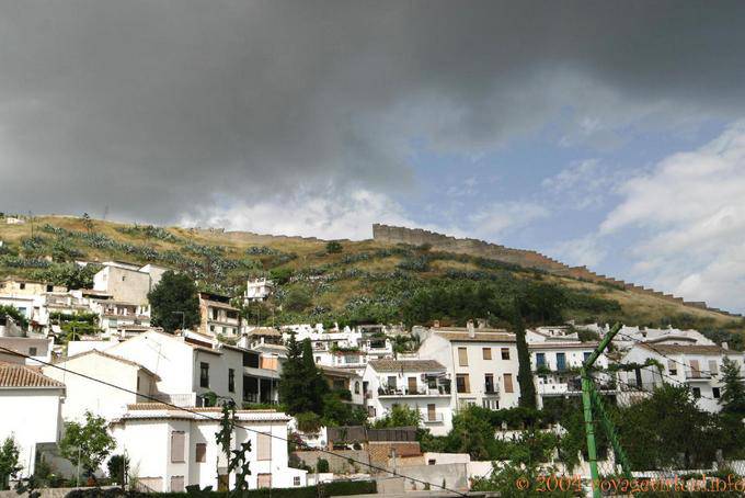 Wände unter den Wolken, Granada - Spanien