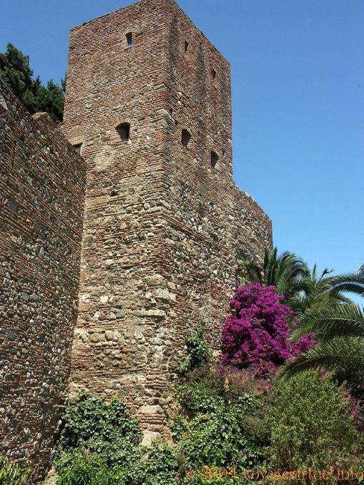 Viereckige Turm der Alcazaba, Malaga - Spanien, Andalusien