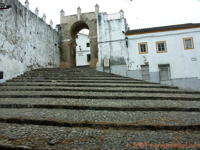 Treppe und Tür zum Plazuela de la Pastora Medina Sidonia führenden - Spanien