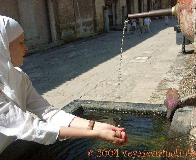 Muslim Brunnen der Patio de los Naranjos, Cordoba Mezquita - Spanien, Andalusien