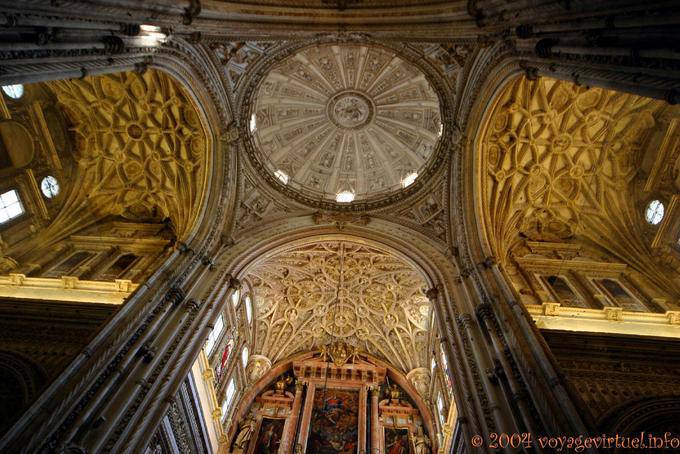 Decken und Kuppel, el crucero Catedralicio, Mezquita Cordoba - Spanien, Andalusien