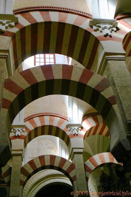 Doppel Bögen der Moschee, Cordoba Mezquita - Spanien, Andalusien
