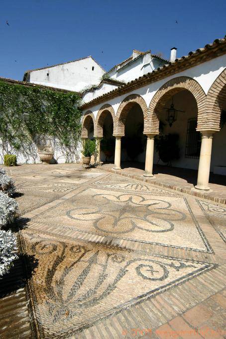 Mosaiken der Patio de las Columnas, Palacio de Viana, Cordoba - Spanien, Andalusien