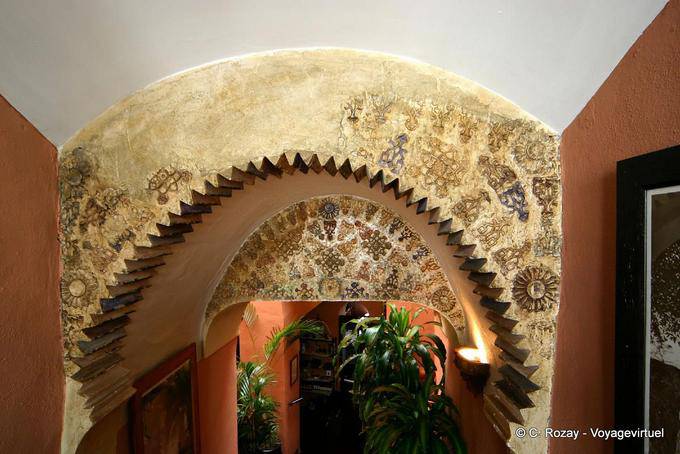 Maurischen Eingang zu einem Restaurant, Ronda - Spanien, Andalusien