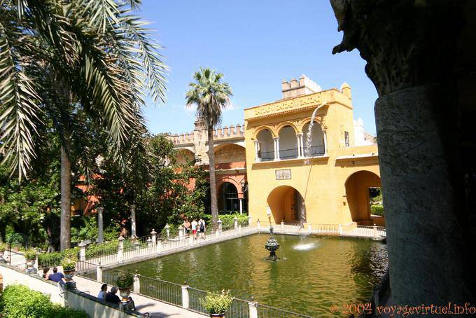 Merkur, Sevilla Alcazar Pond - Spanien