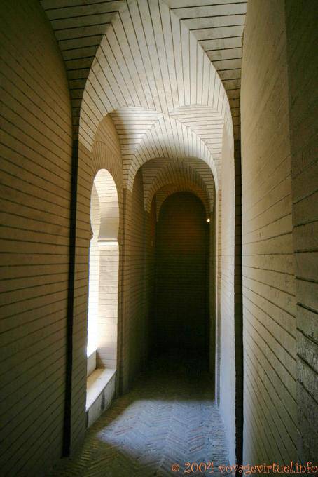 Korridor gerade Linie, Kathedrale von Sevilla - Spanien
