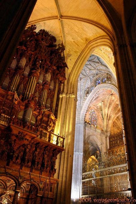 Blick auf die Orgelpfeifen, Kathedrale von Sevilla - Spanien