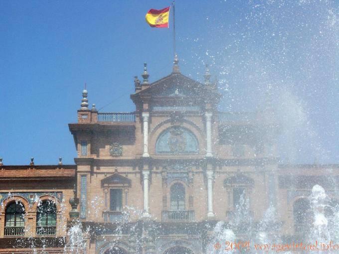 Springbrunnen vor dem Palast, Spanien Square, Sevilla - Spanien