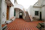 Hof eines Hauses, Tarifa, Spanien.