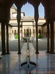 Gericht der Löwen. Gesamtansicht, Alhambra Nasriden Granada, Spanien.
