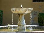 Wasser-Tropfen auf Marmor, Cordoba, Spanien.