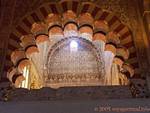 Doppelter Regenbogen polylobe der Umayyaden-Architektur, Cordoba Mezquita, Spanien.