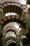 Doppel Bögen der Moschee, Cordoba Mezquita, Spanien.
