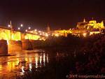 Guadalquivir in der Nacht, Nacht Cordoba, Spanien.