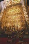 Altarbild der Hauptkapelle Altar Mayor, der Kathedrale von Sevilla, Spanien.