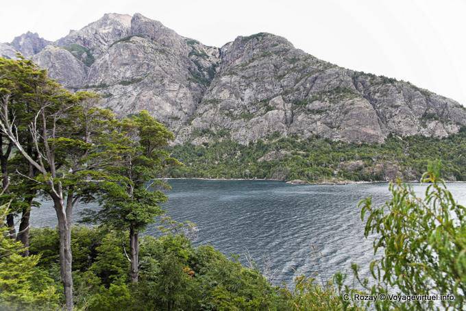 Eine andere Ansicht von der circuito Chico, Bariloche - Argentinien