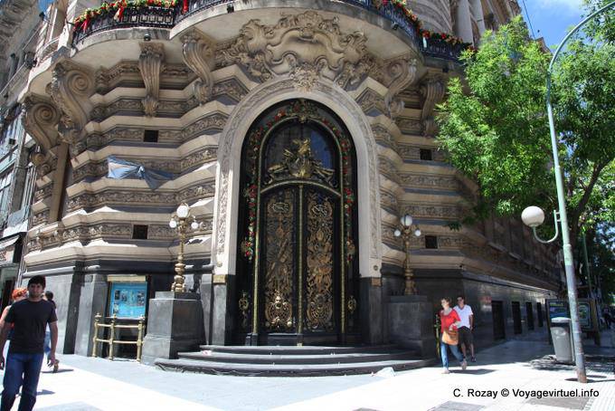 Avenida Florida, Tor Gebäude an der Ecke von Cordoba, Buenos Aires - Argentinien