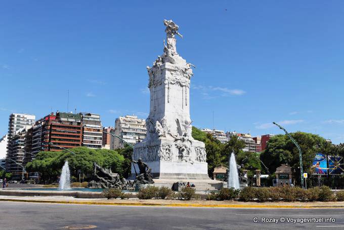 Marmor und Bronze-Skulptur auf der argentinischen Regionen Avenida Sarmiento, Monumento a los Espanoles, Buenos Aires gewidmet - Argentinien