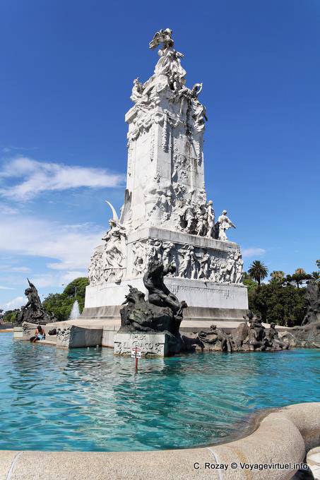 El Monumento a la Carta Magna y las Cuatro Regiones Argentinas, Avenida Sarmiento, Monumento a los Espanoles, Buenos Aires - Argentinien