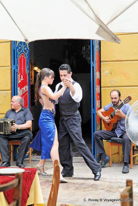 La Boca, Tango, Gitarre und Bandoneon in Magallanes, Buenos Aires - Argentinien