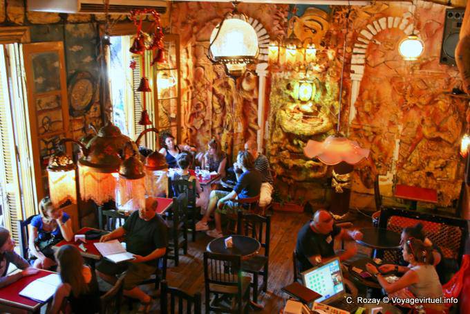 Montserrat, Plaza Dorrego, die im Inneren der Nofretete Bar, Buenos Aires - Argentinien