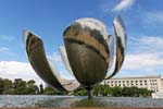 Blumen-Edelstahl-Skulptur, die Plaza de las Naciones Unidas Floralis generalis, Buenos Aires, Argentinien.