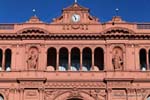 Fassade und Uhr, Plaza de Mayo, Casa Rosada in Buenos Aires, Argentinien.