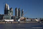 Seit Pierina Dealessi, Puerto Madero, Puente de la Mujer, Buenos Aires, Argentinien.