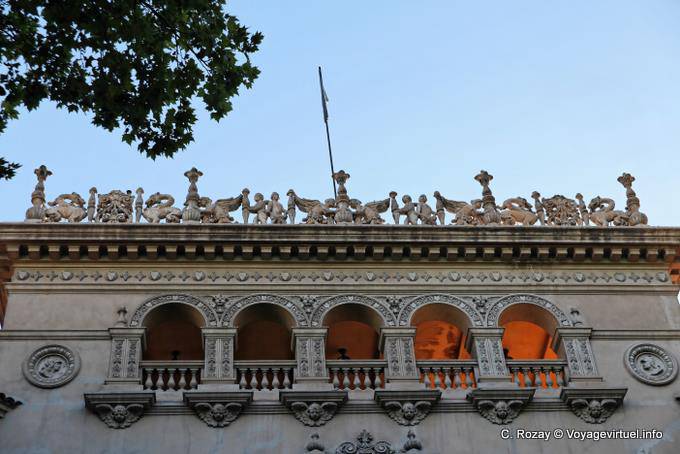 Haut de la façade, Mendoza Banco Hypothecario Nacional - Argentinien