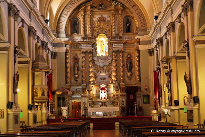 Autel (un peu flou !), Mendoza Basilica San Francisco - Argentinien