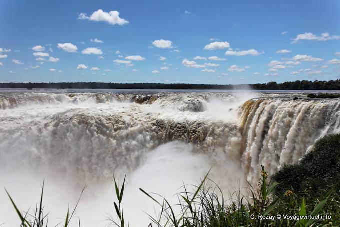 Blick auf die Garganta del Diablo von der argentinischen Seite, Puerto Iguazu - Argentinien