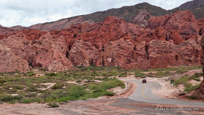 Felsformationen nach der Obelisco, Quebrada de las Conchas - Argentinien