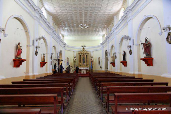 Hauptschiff der Kirche von Campanas Famatina - Argentinien