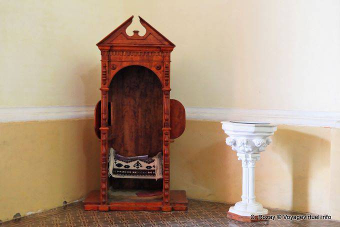 Confessional Iglesia de San José de Campanas Famatina - Argentinien