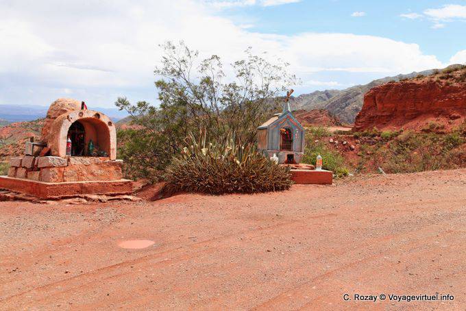 Gebet am Kragen, Los Tambillos, Ruta 40 zwischen Villa Union und Chilecito - Argentinien
