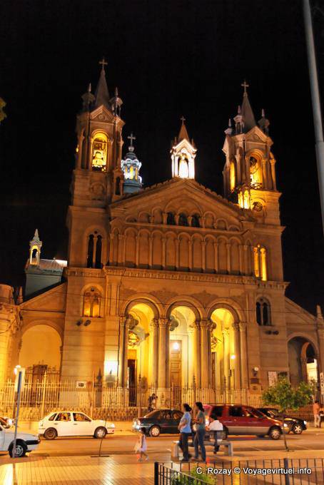 Fassade der Catedral Basilica de San Nicolas und La Rioja - Argentinien