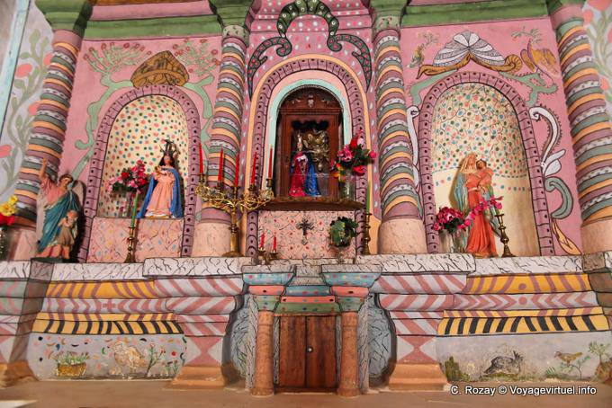 Dekoration des Altars, Iglesia Señora del Rosario, Hualfin - Argentinien