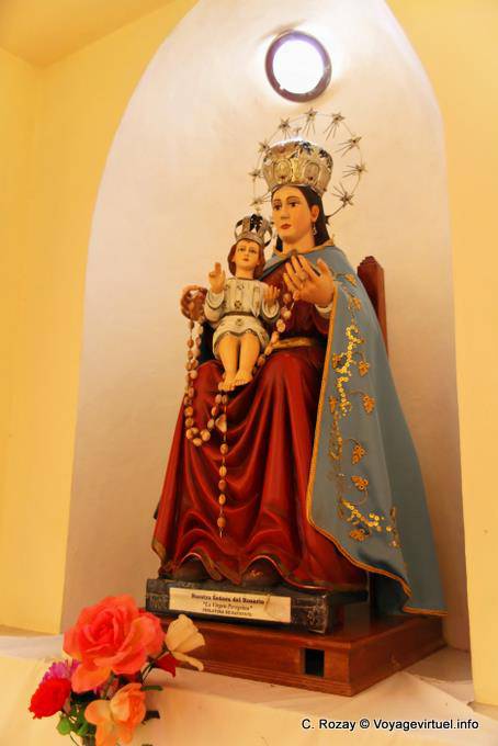 Cafayate Statue Catedral Nuestra Señora del Rosario - Argentinien