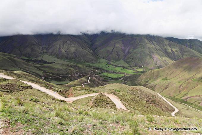 Aussichtspunkt in den Wolken, Cuesta del Obispo, Valle Encantada - Argentinien