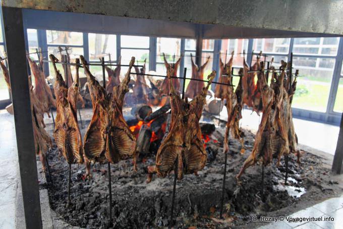 Ofen zum Kochen von traditionellen Schaf, Ushuaia - Argentinien